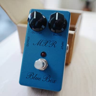 MXR Blue Box Script ブルーボックス オクターブファズ MXR® BLUE BOX™ FUZZ - Dunlop