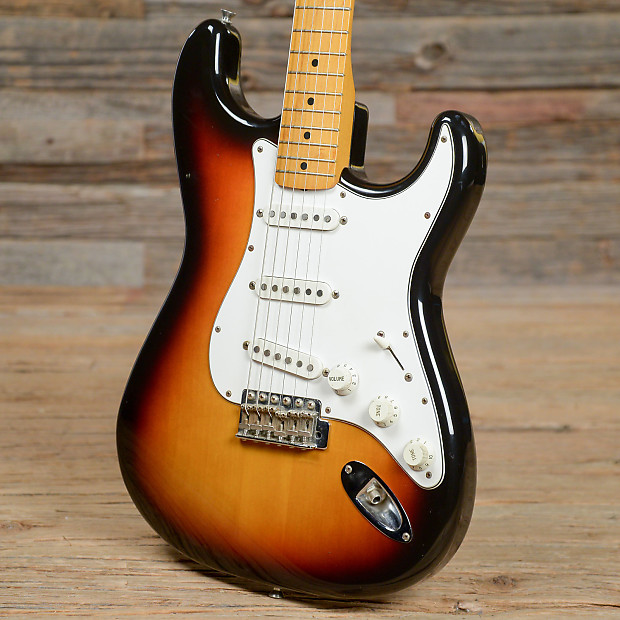 Fender Japan '69 Stratocaster Reissue Sunburst 1996 (s656