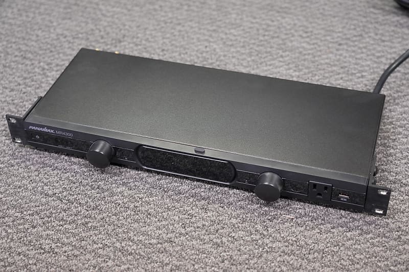 Panamax MR4300 Power Management (Conditioner) with Voltage Reverb