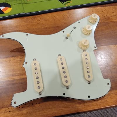 NEW DiMarzio Area Model Strat LOADED PICKGUARD for Fender