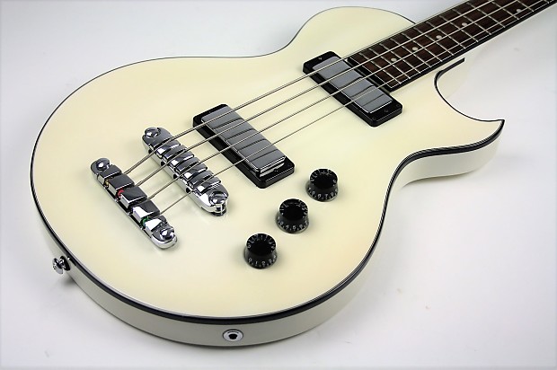 Ibanez ARTB100 White Bass Guitars 4 Strings