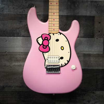 Squier Hello Kitty Stratocaster MOD Pink (S/N:IC060537246) [01/19