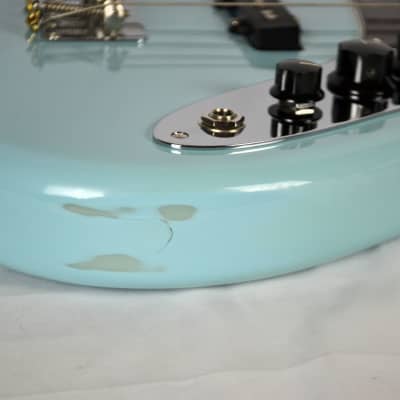 Fender Vintera '60s Jazz Bass with Fender Gig Bag - Daphne Blue image 5
