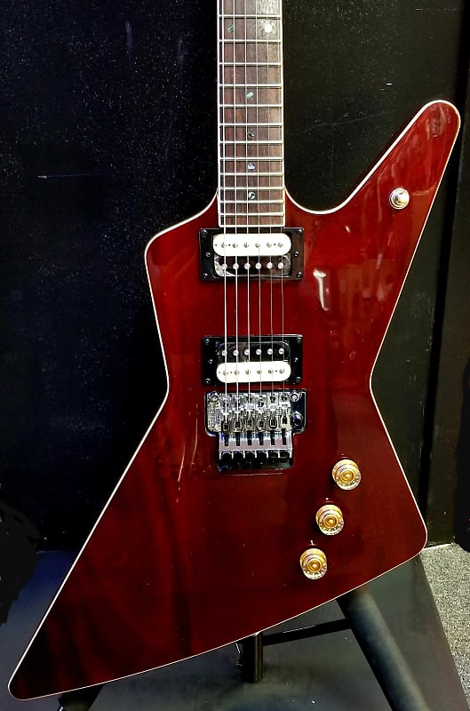 Dean V 79 Floyd トランスチェリー Dean V 79 Floyd Guitar, Indian Rosewood Fretboard, Trans