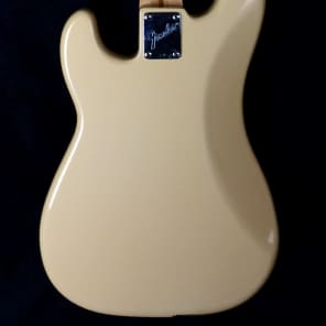 Fender P-bass 1983 Cream/off White P Bass image 9