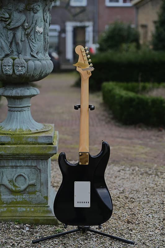 Fender FSR Made in Japan Traditional II 60s Stratocaster