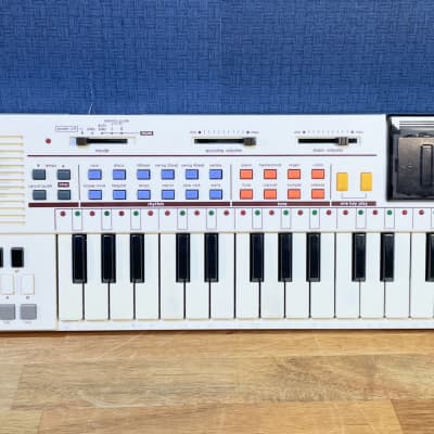 Casio PT-80 32-Key Mini Synthesizer - White