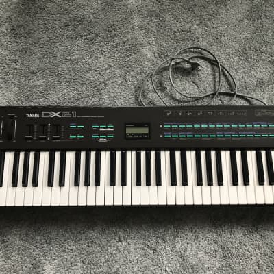 Yamaha DX21 Programmable Algorithm Synthesizer 1985 - Black