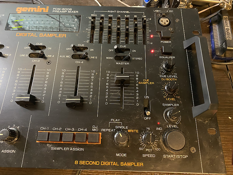 Gemini DJ Mixer phono aux with sampler