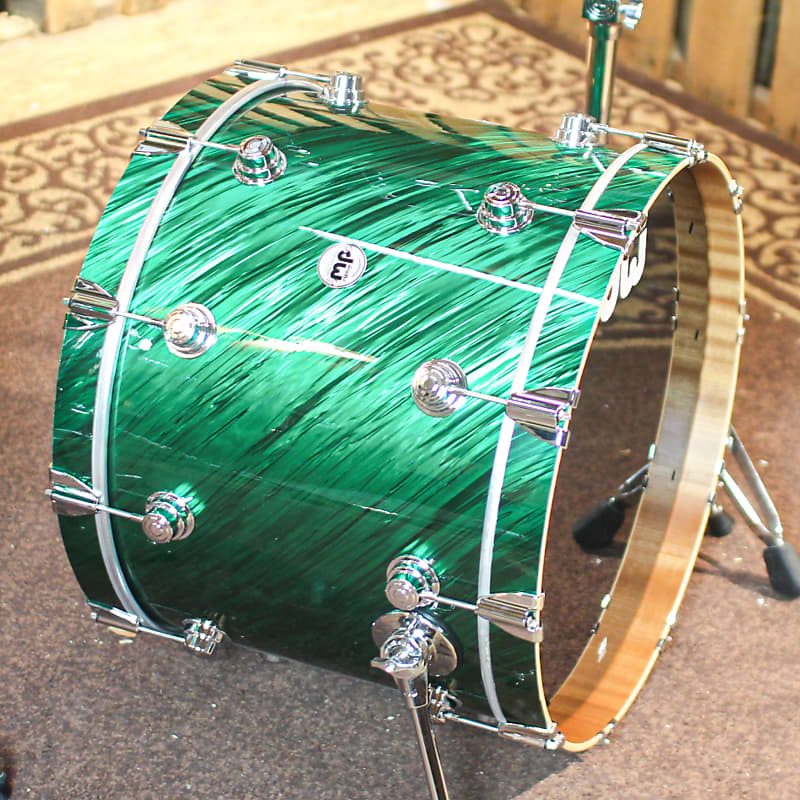 DW Collector's Maple Mahogany Twisted Green Satin Drum Set - 22,10,12,16 - SO#1299865 DW Collector's Maple Mahogany Twisted Green Satin Drum Set - 22,10,12,16 - SO#1299865