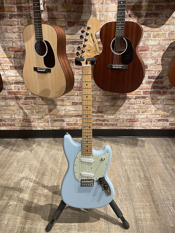 Used Fender MG-69 Mustang Reissue MIJ Sonic Blue | Cream