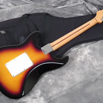 2009 Fender Stratocaster Floyd Rose Tremolo SSH Pickups MIM - Sunburst image 4