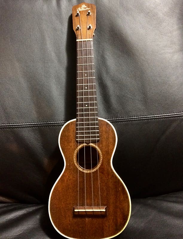 Vintage Gibson Uke 2 1920s soprano ukulele