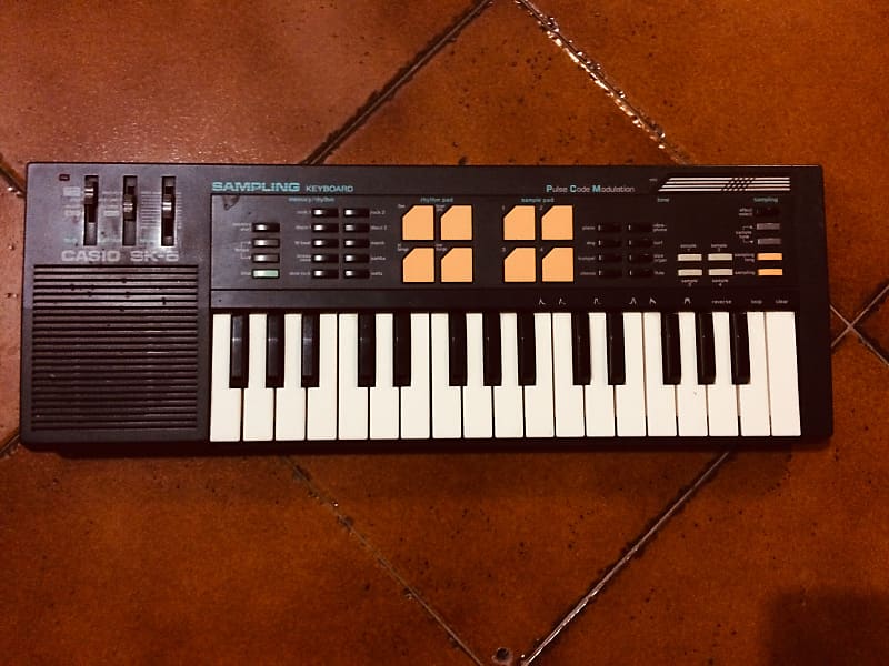 Casio SK-5 32-Key  Sampling Keyboard 1980s - Black image 1
