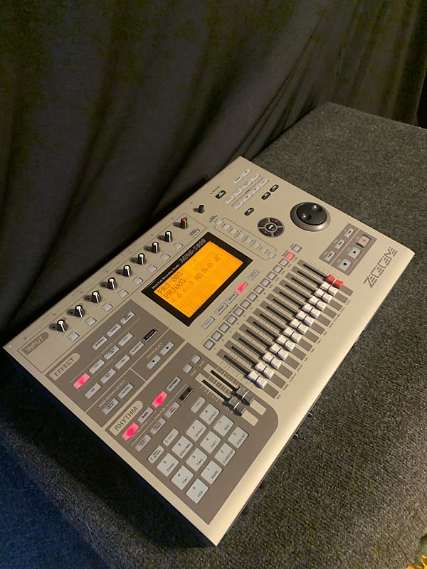 Zoom MRS 1608 16Track Digital Recording Studio with Power Reverb