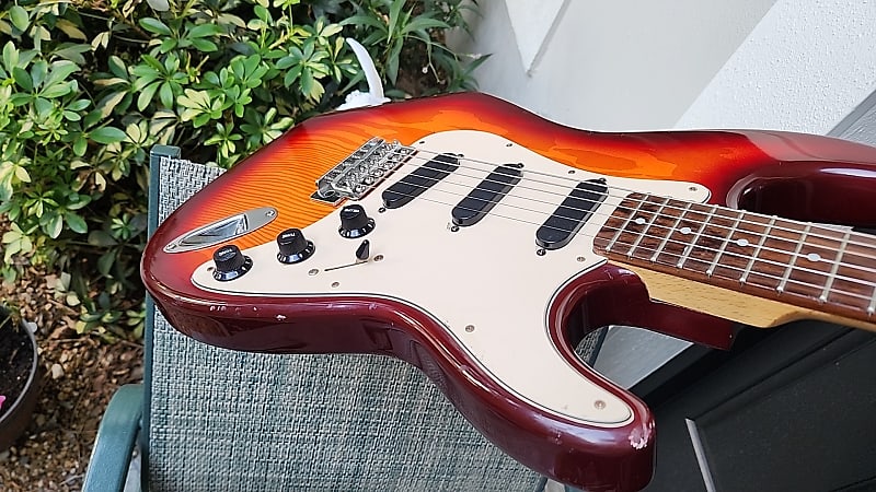 Hondo II , Strat Copy, Indonesia, Cherry Burst | Reverb