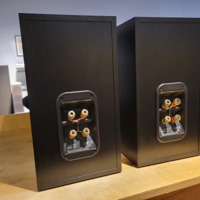 Bowers & Wilkins 685 S2 ブラック Bowers and Wilkins 685 S2 review: Bowers and Wilkins 685 S2