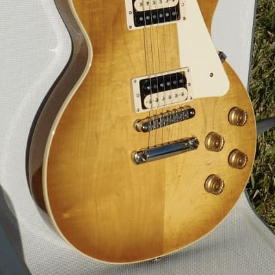 Gibson Les Paul Classic 2022 Honey Burst image 4