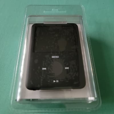 Apple  MB263LL/A iPod nano 8GB image 2