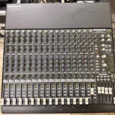 Mackie 1604-VLZ Pro 16-Channel Mic / Line Mixer