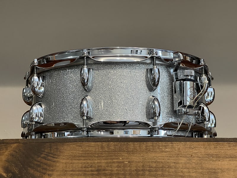 Yamaha Oak Custom 5.5x14 Silver Sparkle Snare Drum NSD085A