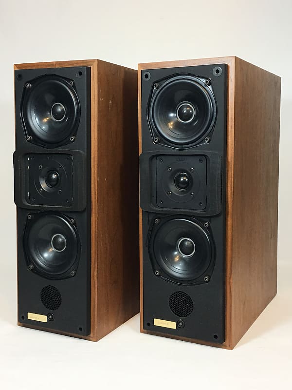 MERIDIAN M20バーティカル・トゥイン ACTIVE SPEAKER Meridian M20 Active Speakers with Stands - The Music Room