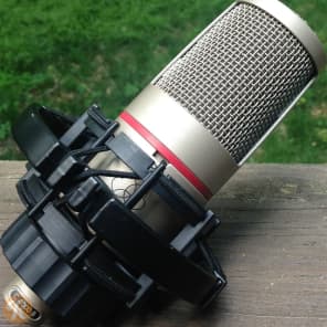 AKG C4000B Multi-Pattern Condenser Microphone