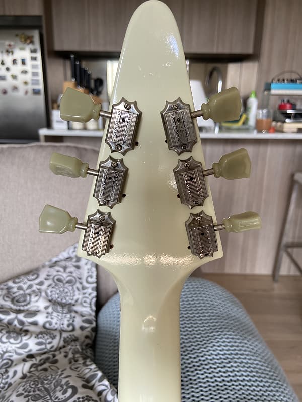 Gibson Flying V '67 Reissue 2010 White | Reverb