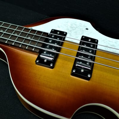 NEW Hofner CAVERN Reissue Beatle Bass HI-CA-PE-SB & CASE with Flat Wounds & 500/1 type Tea Cup Knobs image 4