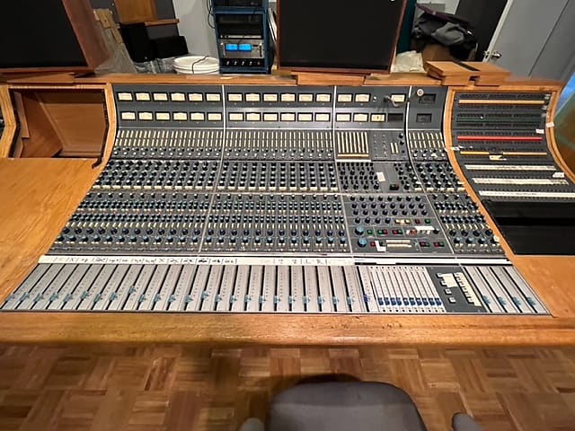 Neve 8058 1977- grey image 1