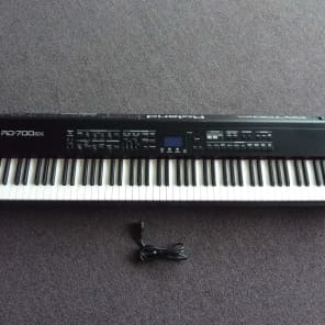 RD-700SX 中古品 Yahoo!オークション -「roland rd-700sx」の落札相場・落札価格
