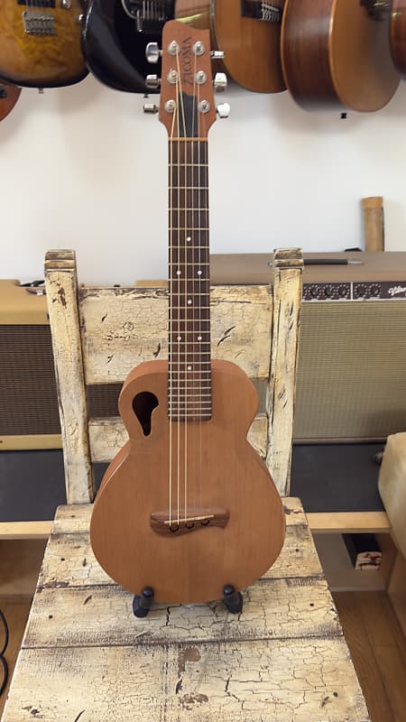 TACOMA Papoose P-1 アコースティックギター Tacoma P1 Papoose Acoustic Guitar (with Gig Bag) | zZounds