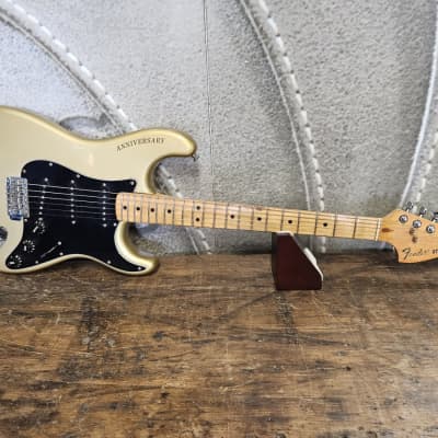 Fender 25th Anniversary Stratocaster 1979 - Gold for sale