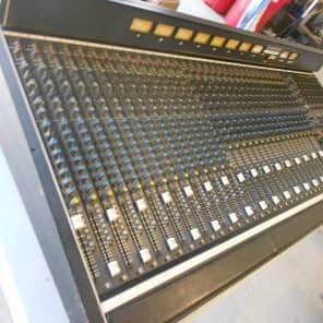Soundcraft-8000-mixing-console-32-x-8-recording-mixer-works-great-tested image 1