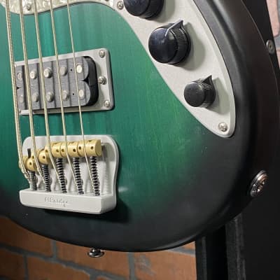 Woodcraft Ampmaster 5 String Dual Pickup Shortscale 30" Electric Bass Guitar - Satin Nitro Emerald Burst image 3