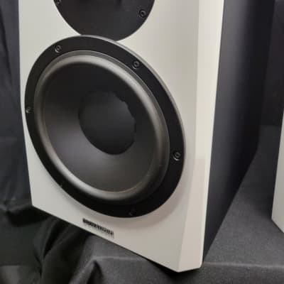 Dynaudio LYD 8 8 inch Powered Studio Monitor 2017 - White (set of 2) image 3