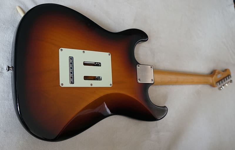 Fujigen NST-101 3 Tone Sunburst 24.75