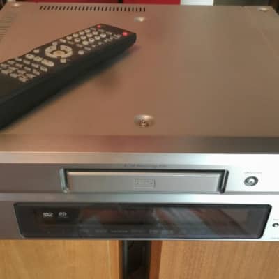 Denon DVD 3910 DVD / CD player in excellent condition with remote image 2