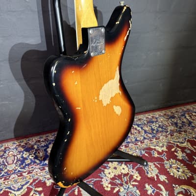 + Video Fender 2014 Kurt Cobain Roadworn Jaguar Sunburst Guitar + Case + Book - Nirvana image 21