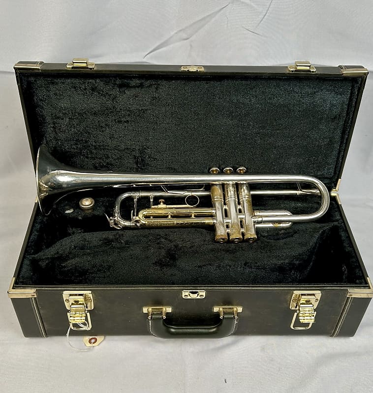 Bach Stradivarius Trumpet in Bb 18043 | Bach Brass