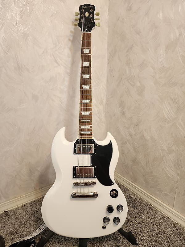 Epiphone sg pro deals white