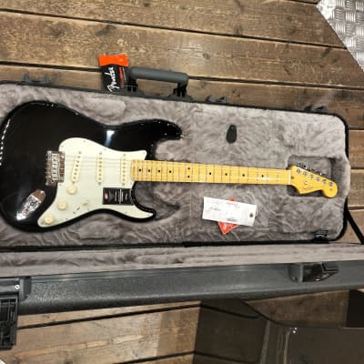 Fender American Professional II Stratocaster Maple Fingerboard, Black image 3