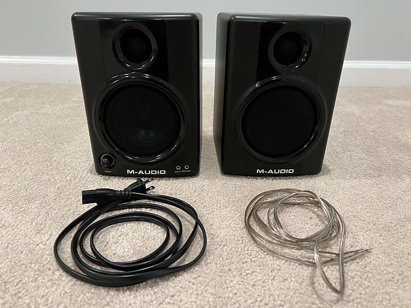 MAudio AV40 Powered Studio Monitors Reverb