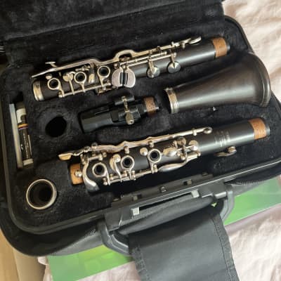 Yamaha YCL-457-20 Wooden Bb Clarinet with Case, Mouthpiece & Lyre – Made in Japan image 2