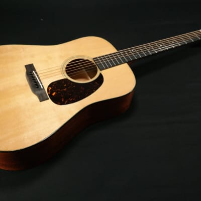 Martin Guitar Standard Series Acoustic Guitars, Hand-Built Martin Guitars with Authentic Wood D-18 094 image 3