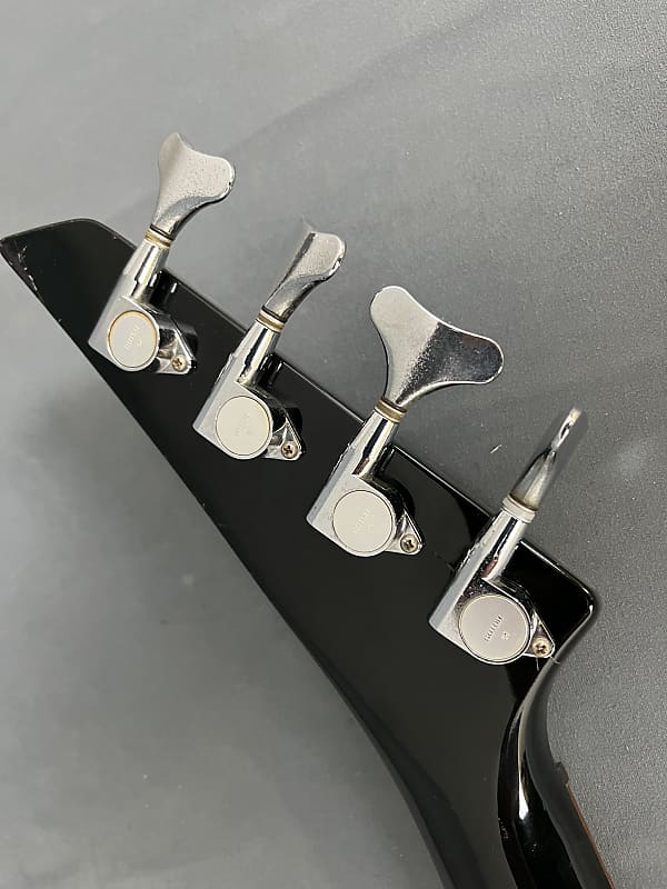 Fernandes Limited Edition Bass MIJ Dinky Headstock Medium Fernandes Limited Edition Bass MIJ Dinky Headstock Medium
