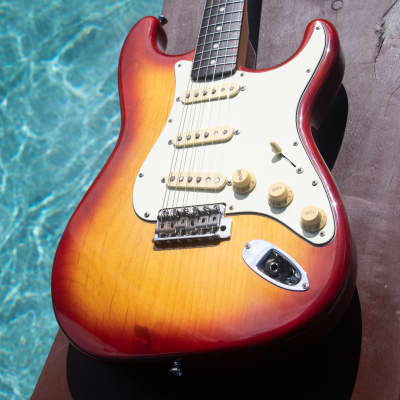 2006 Fender ST62-80TX '62 Stratocaster Reissue - Limited Edition Cherry Sunburst w USA Texas Special Pickups (SRV)  - Crafted In Japan image 5