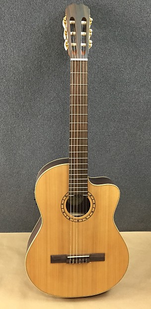 Sierra classical guitar hotsell