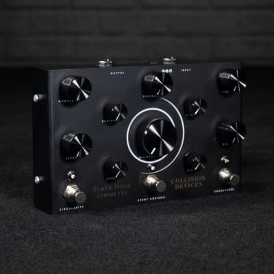 Collision Devices Black Hole Symmetry Delay, Reverb, Distortion Pedal