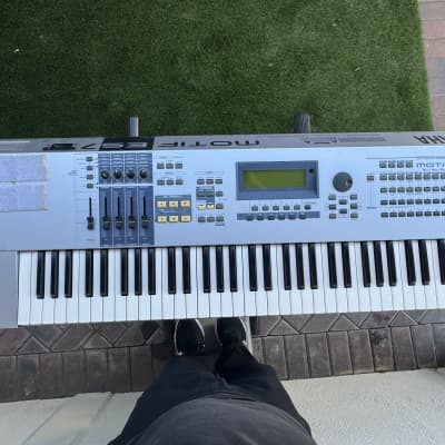 Yamaha Motif ES 7 Synthesizer with SKB Case and 2 Expansion Boards Installed